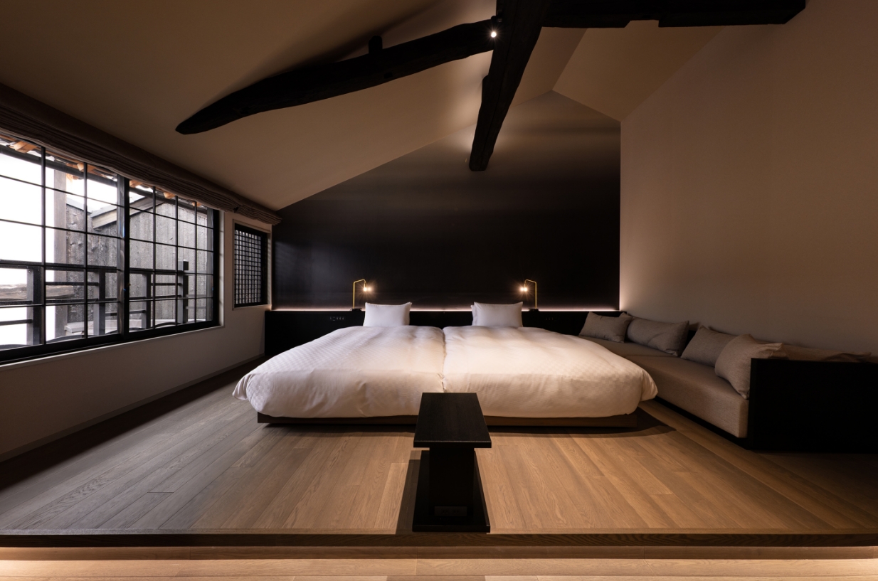 A space enveloped in traditional Japanese tranquility, woven from light and shadow